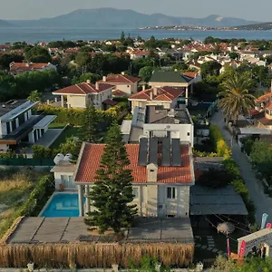 Otel Alacati Xl Luxury 