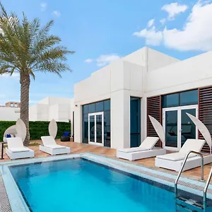 فيلة Fam Living - Sarai Beach Villas - Palm Jumeirah - Families Only, دبي