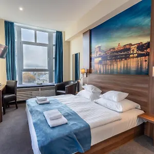 Otel Medos ***