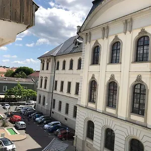 Palace - Belvarosi Apartament Eger